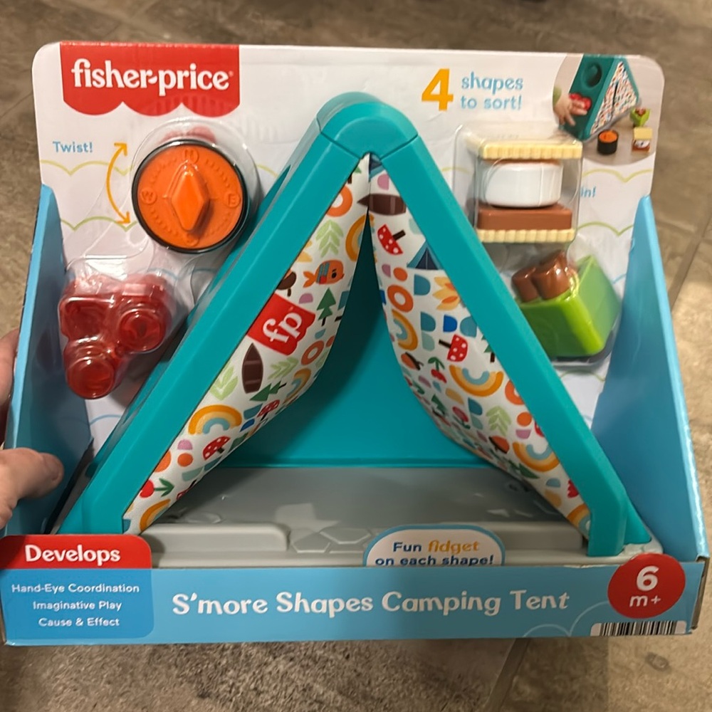 UNOPENED Fisher Price S’mores Shapes Camping Tent